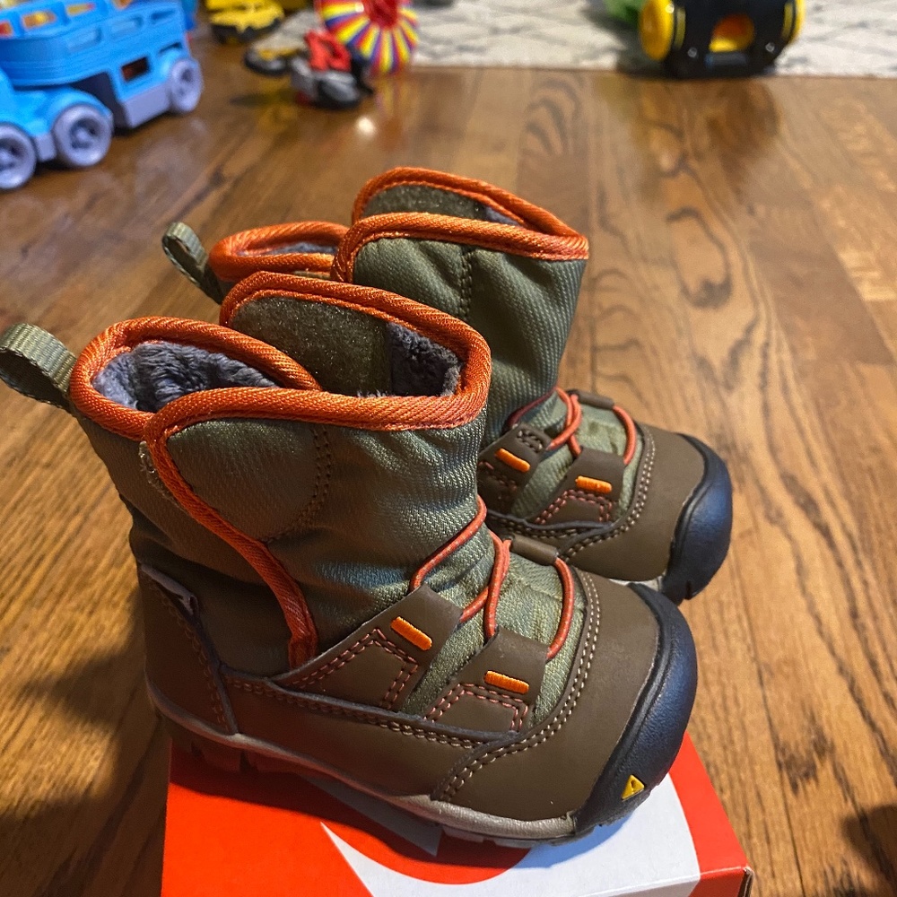 Baby boy keen winter boots